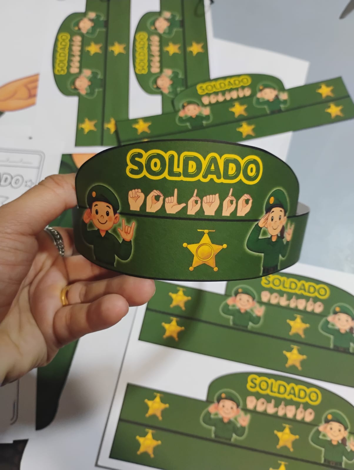 Kit Dia do Soldado 25 de Agosto | Mural, Viseira, Atividades e Decoração para Imprimir - Imagem 6