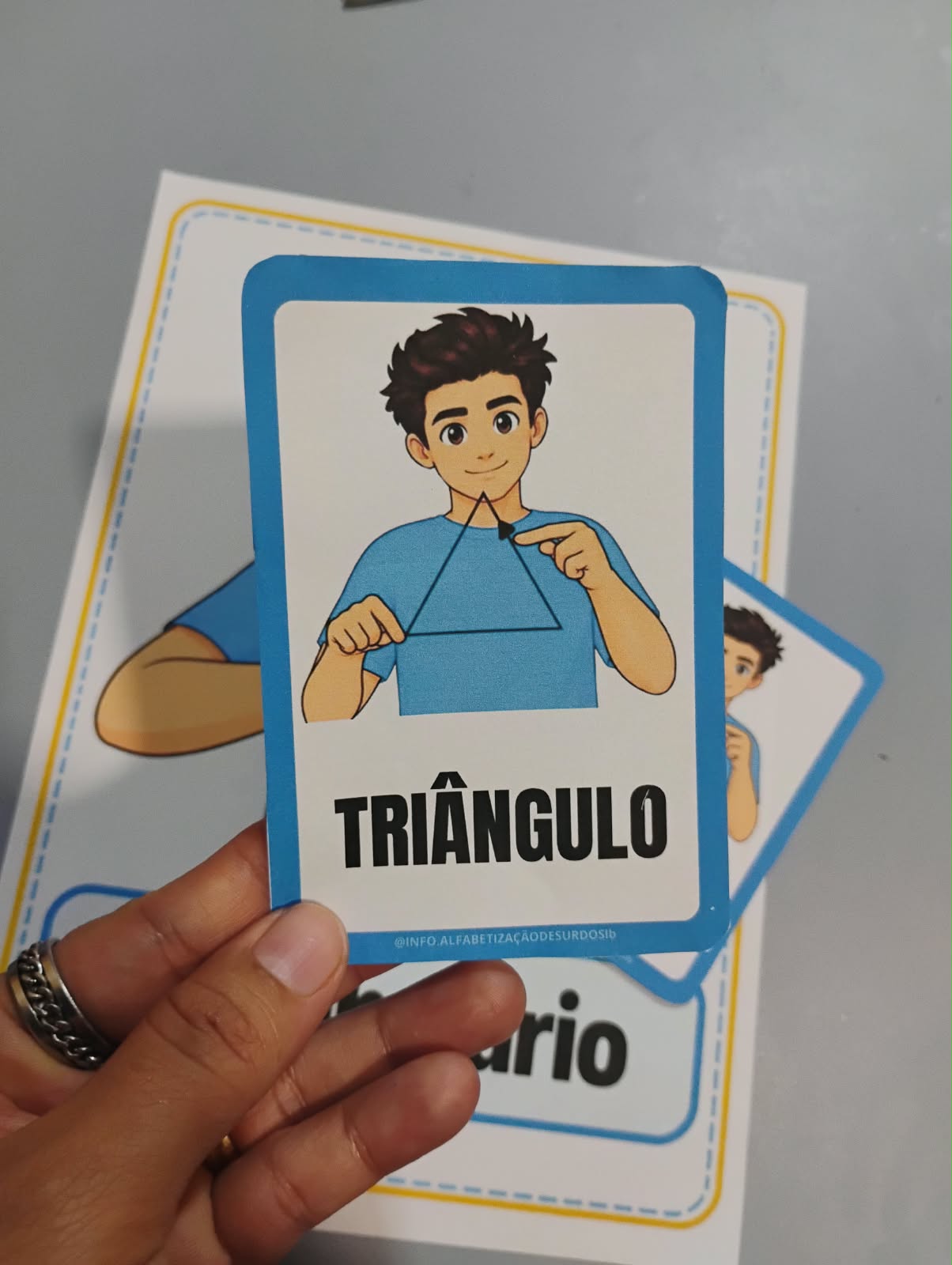 KIT FORMAS GEOMÉTRICAS BILÍNGUE | LIBRAS + ATIVIDADES + SR. GEOMÉTRICO - Imagem 11