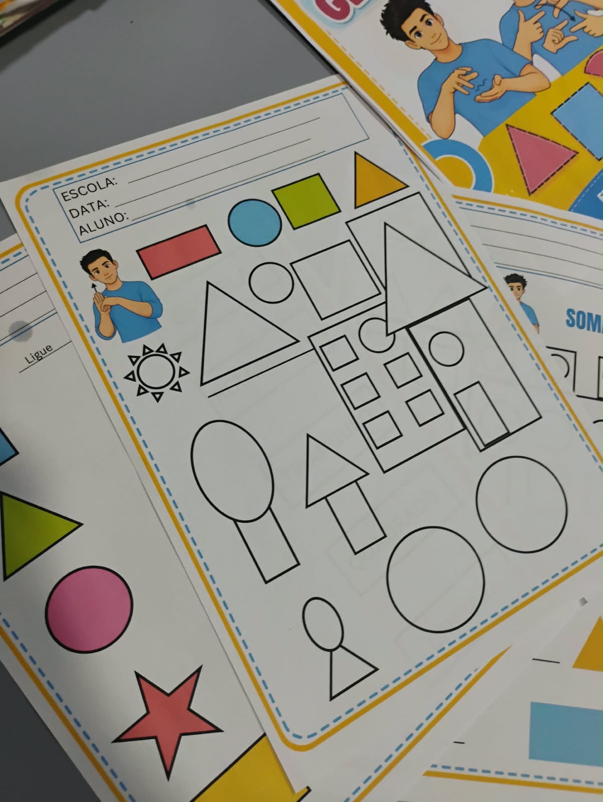 KIT FORMAS GEOMÉTRICAS BILÍNGUE | LIBRAS + ATIVIDADES + SR. GEOMÉTRICO - Imagem 2